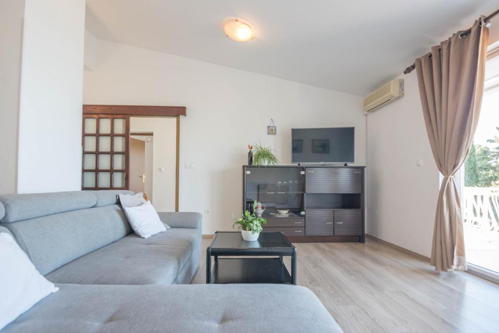 Apartment Rajna Biograd Na Moru Ngoại thất bức ảnh