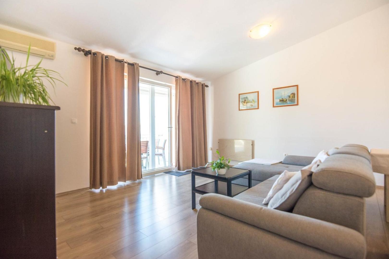 Apartment Rajna Biograd Na Moru Ngoại thất bức ảnh